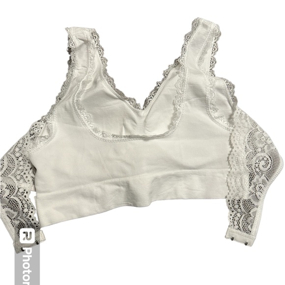 NWOT White Front Clasp Bra - Picture 2 of 3